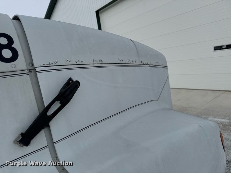 image for item DW2467 1996 Freightliner FLD112 semi truck