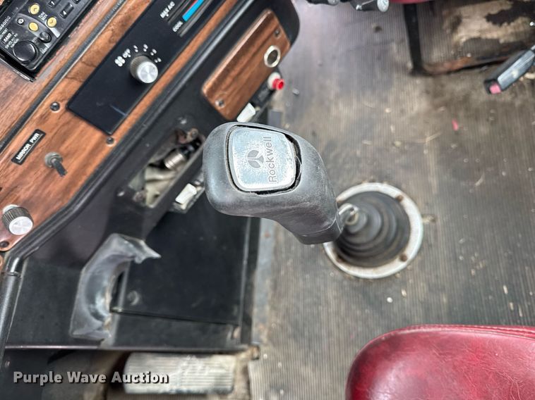 image for item DW2467 1996 Freightliner FLD112 semi truck