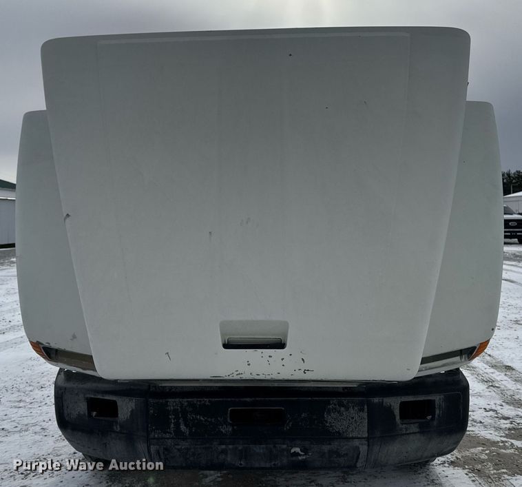 image for item DW2467 1996 Freightliner FLD112 semi truck