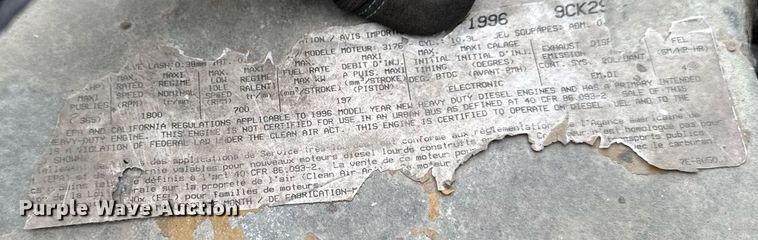 image for item DW2467 1996 Freightliner FLD112 semi truck