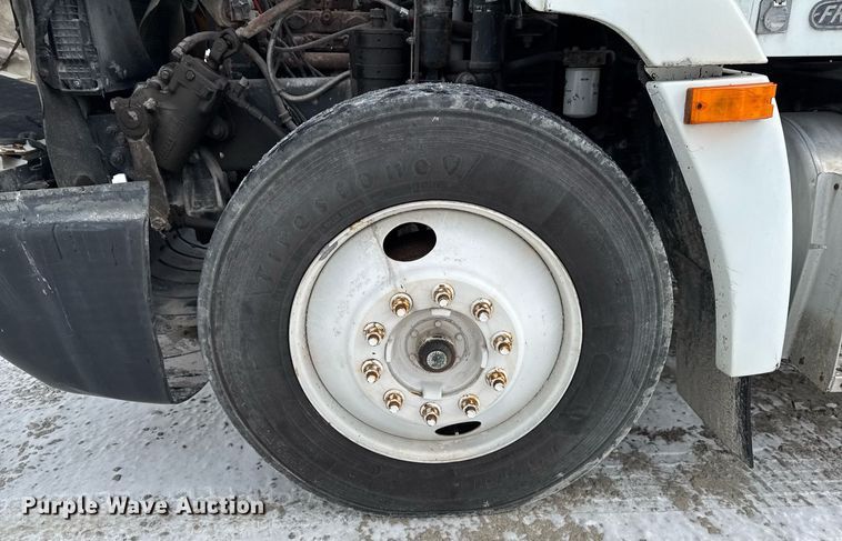 image for item DW2467 1996 Freightliner FLD112 semi truck