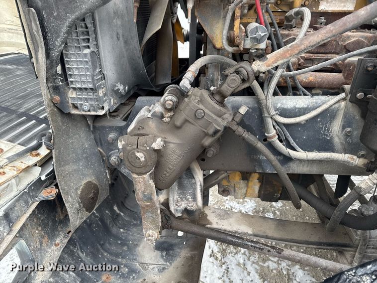 image for item DW2467 1996 Freightliner FLD112 semi truck