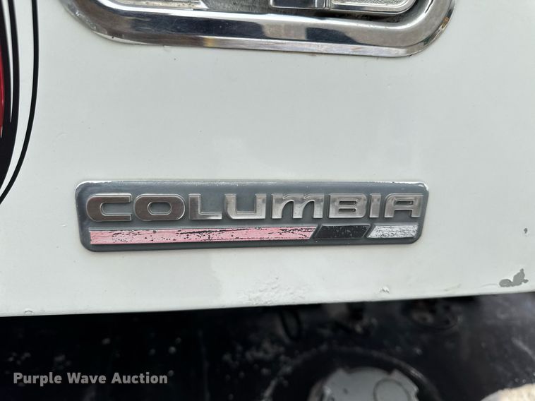 image for item DW2470 2007 Freightliner Cascadia semi truck