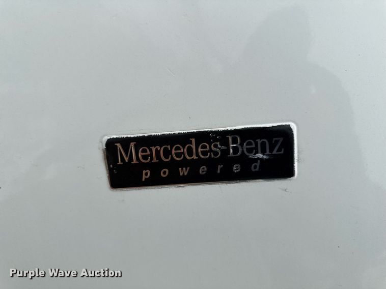 image for item DW2470 2007 Freightliner Cascadia semi truck