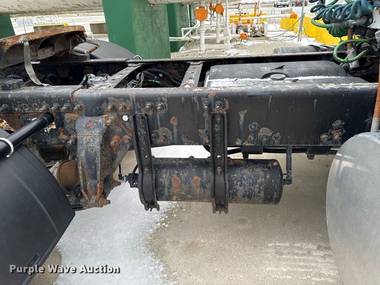 image for item DW2470 2007 Freightliner Cascadia semi truck