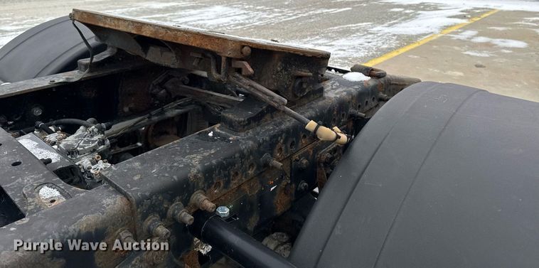 image for item DW2470 2007 Freightliner Cascadia semi truck