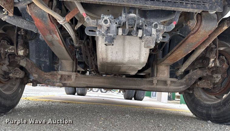 image for item DW2470 2007 Freightliner Cascadia semi truck