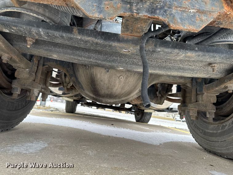 image for item DW2470 2007 Freightliner Cascadia semi truck