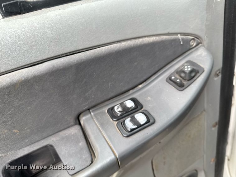 image for item DW2470 2007 Freightliner Cascadia semi truck