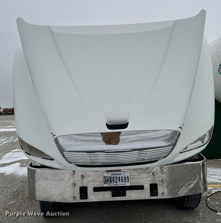 image for item DW2470 2007 Freightliner Cascadia semi truck