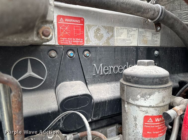 image for item DW2470 2007 Freightliner Cascadia semi truck