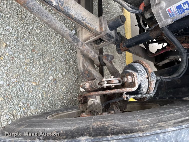 image for item DW2470 2007 Freightliner Cascadia semi truck