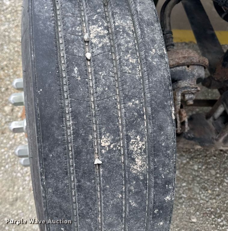 image for item DW2470 2007 Freightliner Cascadia semi truck