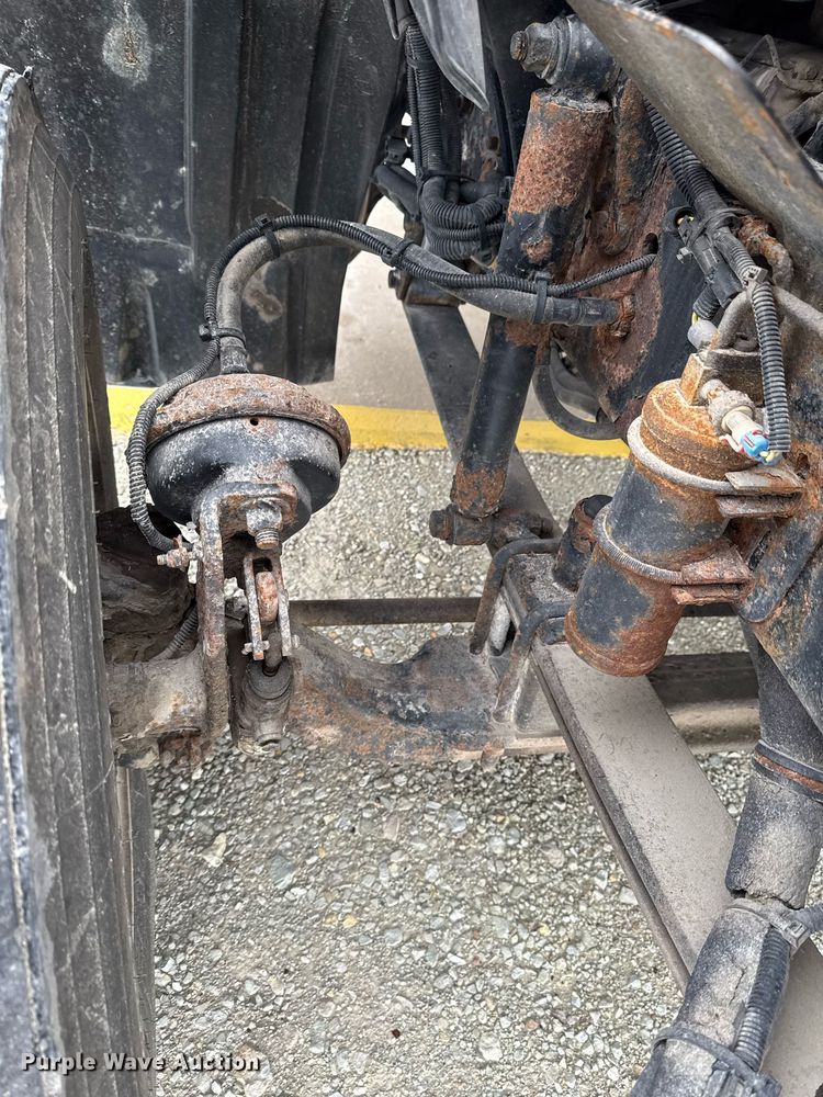 image for item DW2470 2007 Freightliner Cascadia semi truck