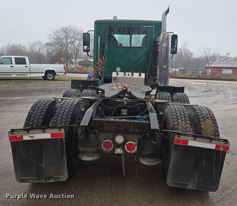 image for item DX1561 2009 Freightliner Columbia semi truck