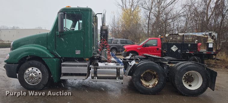 image for item DX1561 2009 Freightliner Columbia semi truck