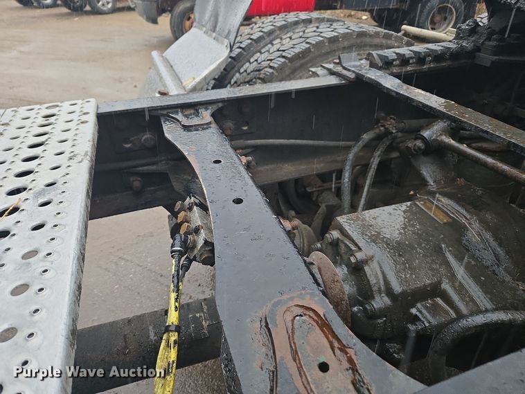 image for item DX1561 2009 Freightliner Columbia semi truck