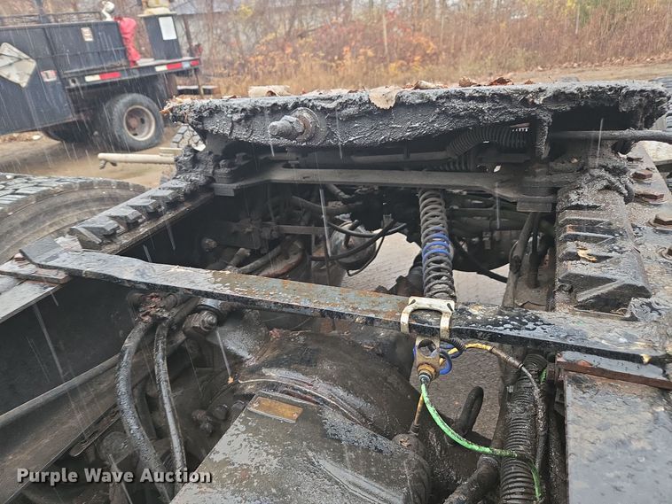 image for item DX1561 2009 Freightliner Columbia semi truck