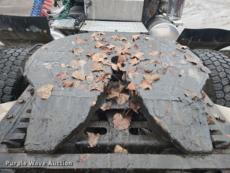 image for item DX1561 2009 Freightliner Columbia semi truck