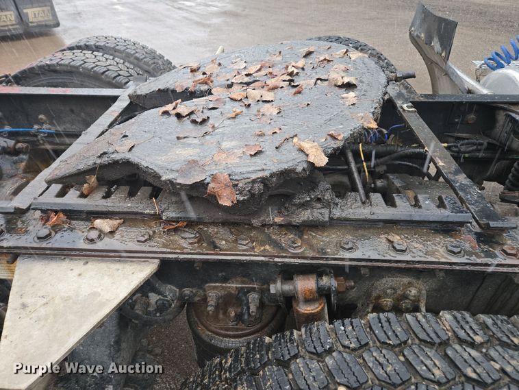 image for item DX1561 2009 Freightliner Columbia semi truck