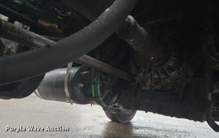 image for item DX1561 2009 Freightliner Columbia semi truck