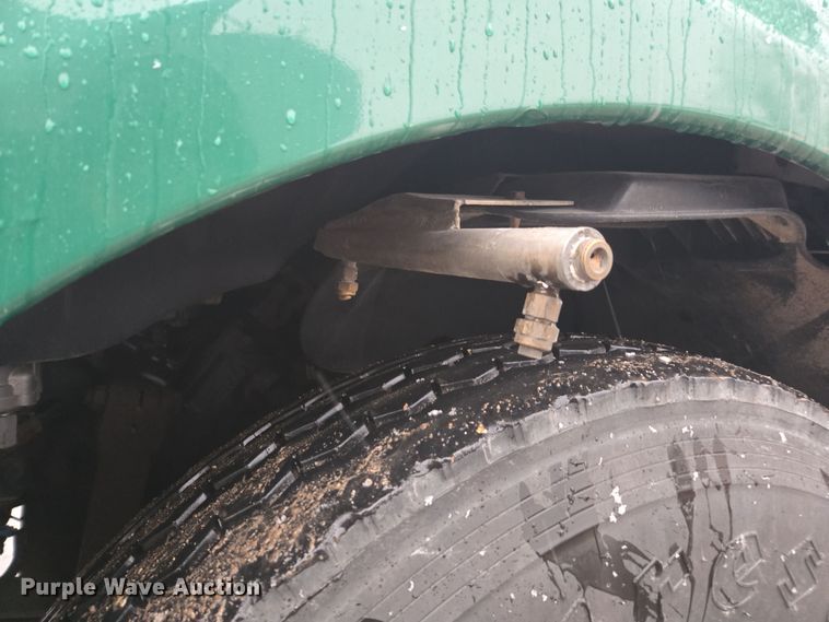 image for item DX1561 2009 Freightliner Columbia semi truck