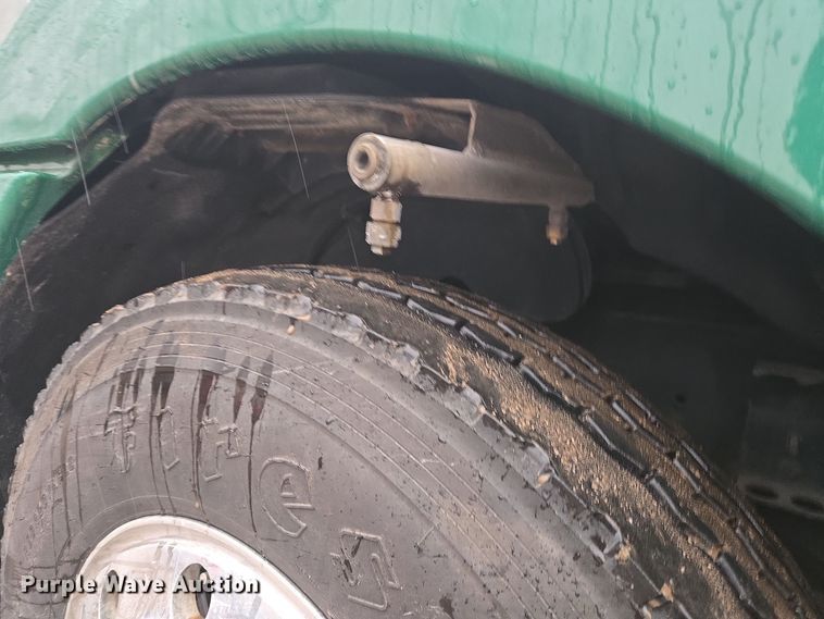 image for item DX1561 2009 Freightliner Columbia semi truck