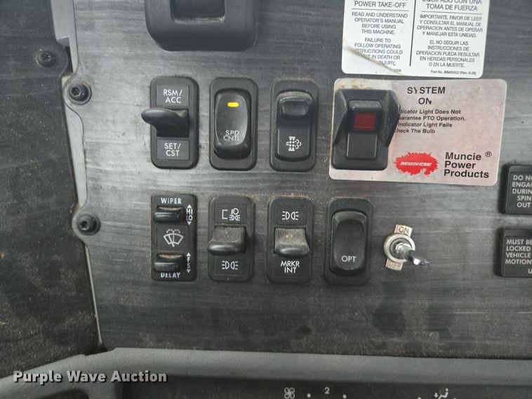 image for item DX1561 2009 Freightliner Columbia semi truck