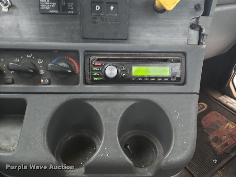 image for item DX1561 2009 Freightliner Columbia semi truck