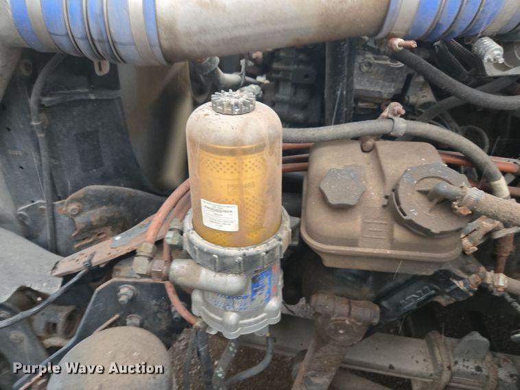 image for item DX1561 2009 Freightliner Columbia semi truck