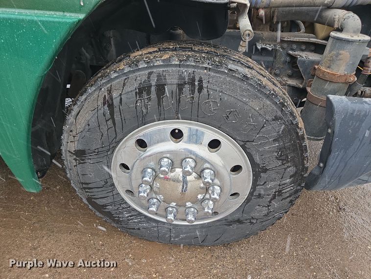 image for item DX1561 2009 Freightliner Columbia semi truck