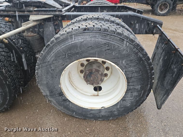 image for item DX1561 2009 Freightliner Columbia semi truck