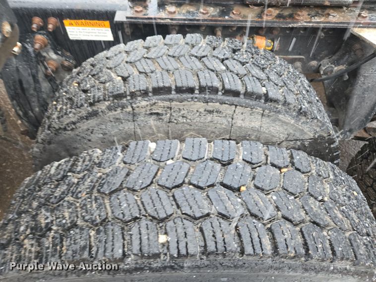 image for item DX1561 2009 Freightliner Columbia semi truck