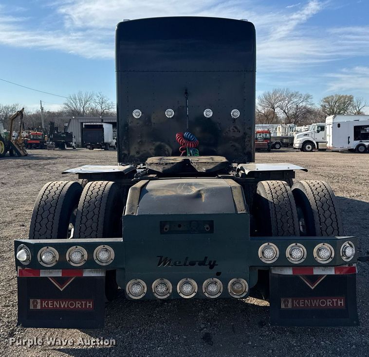 image for item EG2342 2007 Kenworth W900 semi truck