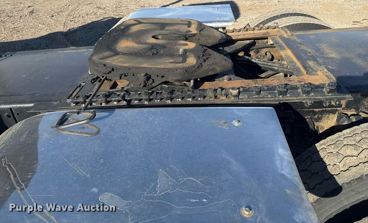 image for item EG2342 2007 Kenworth W900 semi truck