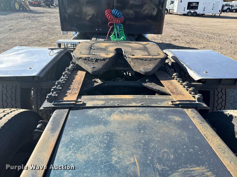 image for item EG2342 2007 Kenworth W900 semi truck