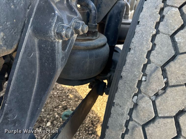 image for item EG2342 2007 Kenworth W900 semi truck