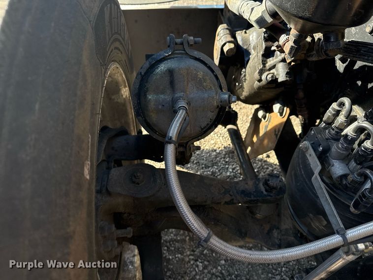 image for item EG2342 2007 Kenworth W900 semi truck