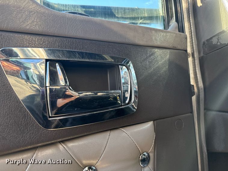 image for item EG2342 2007 Kenworth W900 semi truck