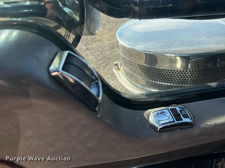 image for item EG2342 2007 Kenworth W900 semi truck