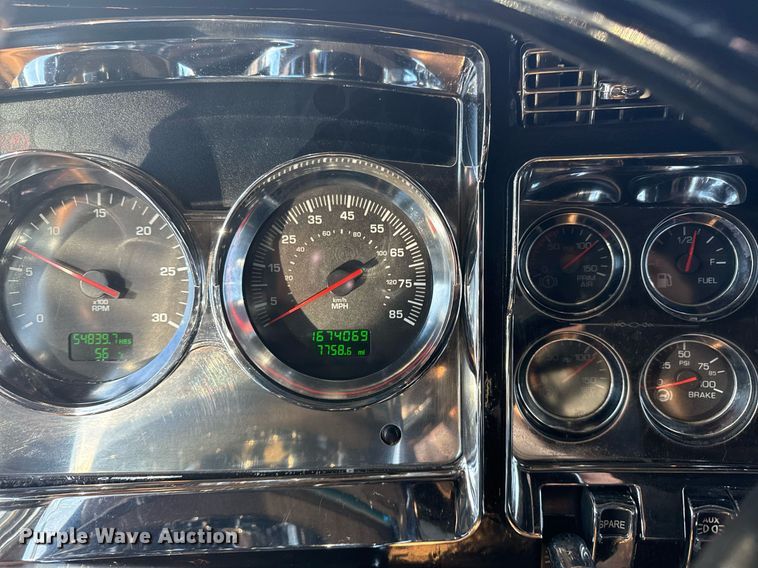 image for item EG2342 2007 Kenworth W900 semi truck