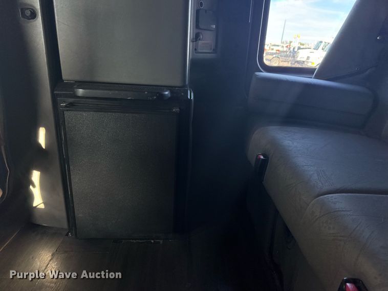 image for item EG2342 2007 Kenworth W900 semi truck