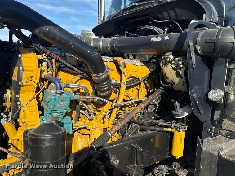 image for item EG2342 2007 Kenworth W900 semi truck