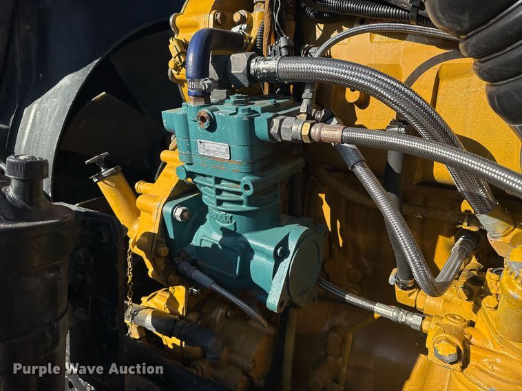 image for item EG2342 2007 Kenworth W900 semi truck