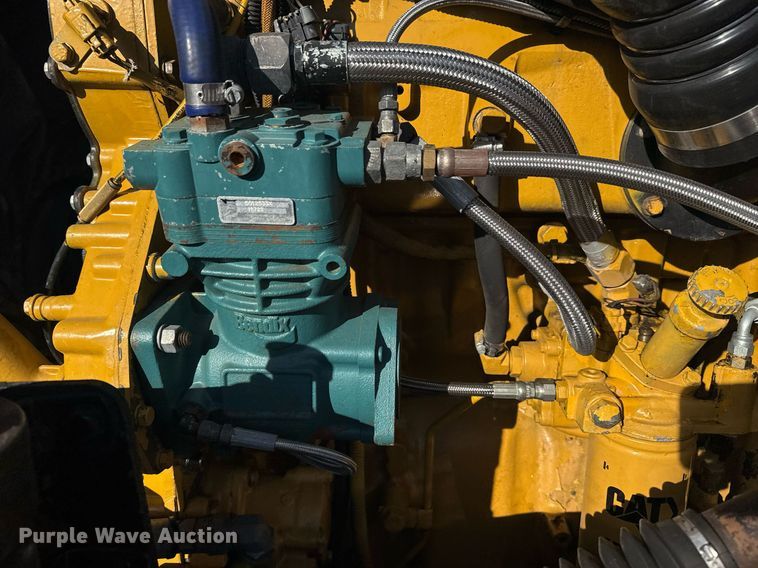 image for item EG2342 2007 Kenworth W900 semi truck