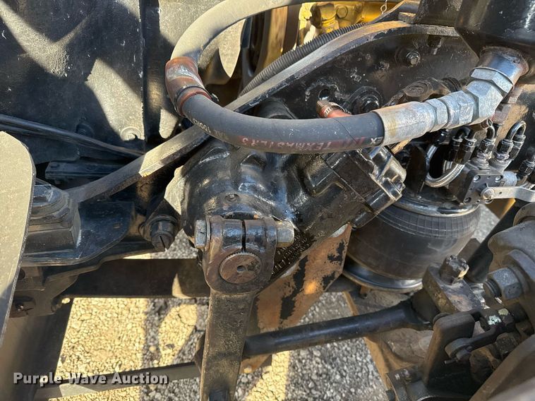 image for item EG2342 2007 Kenworth W900 semi truck