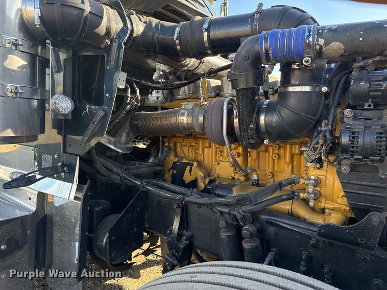 image for item EG2342 2007 Kenworth W900 semi truck