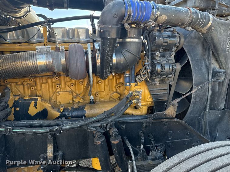 image for item EG2342 2007 Kenworth W900 semi truck