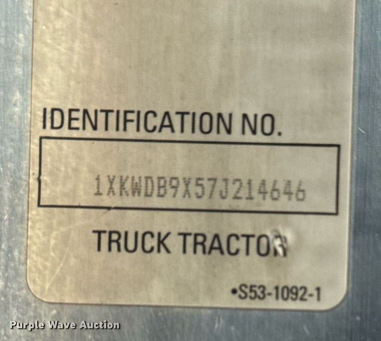 image for item EG2342 2007 Kenworth W900 semi truck