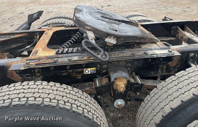 image for item EG2371 2006 Kenworth semi truck